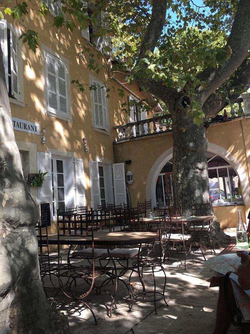 Hotel De La Loube La Roquebrussanne Dış mekan fotoğraf