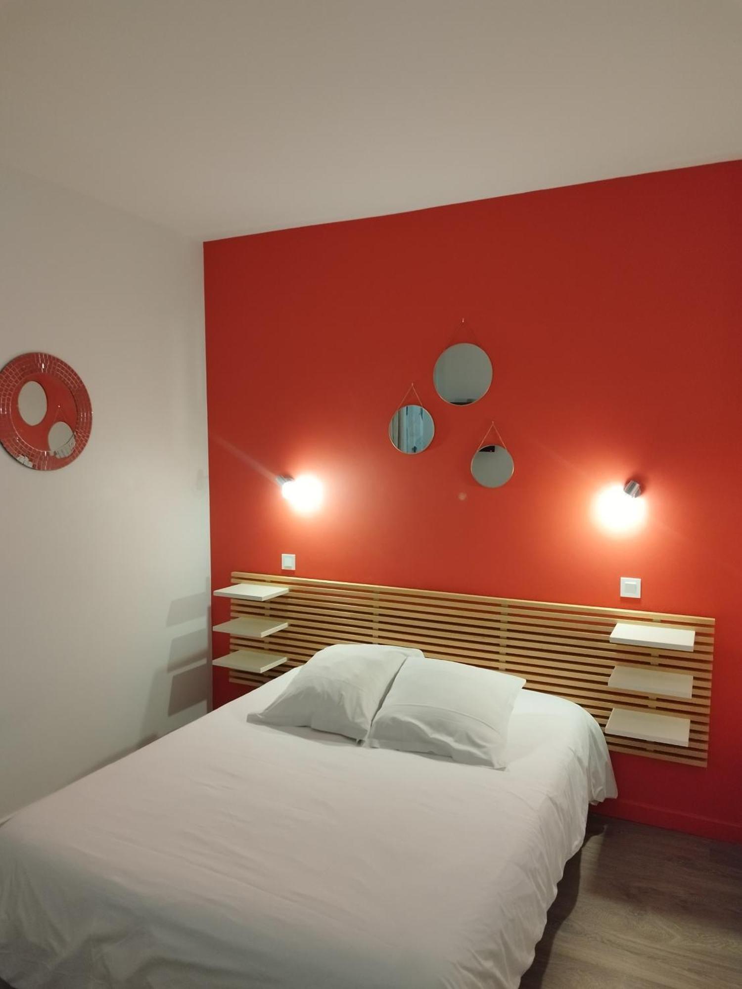 Hotel De La Loube La Roquebrussanne Dış mekan fotoğraf
