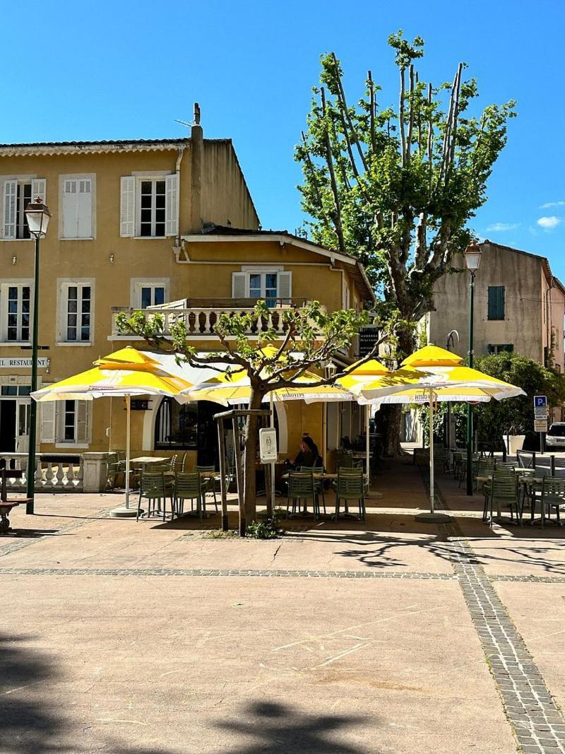 Hotel De La Loube La Roquebrussanne Dış mekan fotoğraf